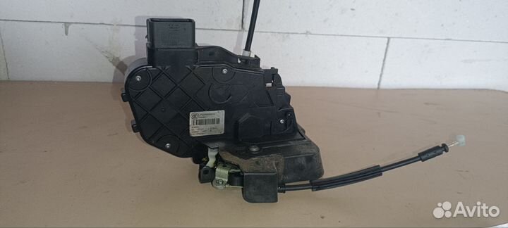 Замок двери зл Land rover Freelander 2