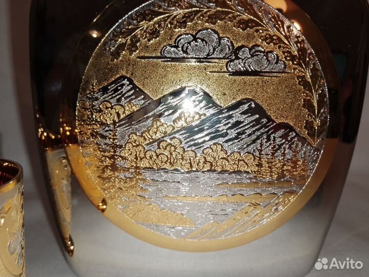 Набор фляжка и стопки