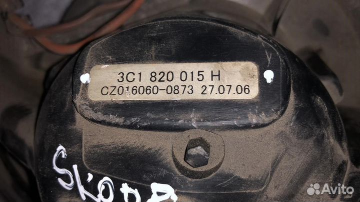 Моторчик отопителя с крыльчаткой VAG