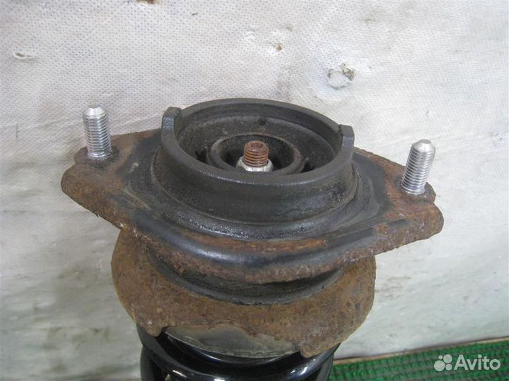 Стойка амортизатора задняя Subaru Legacy/ Outback