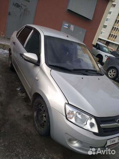 LADA Granta 1.6 МТ, 2013, битый, 179 000 км