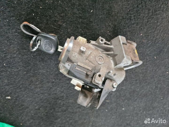 Замок зажигания Toyota Corolla E150 2008