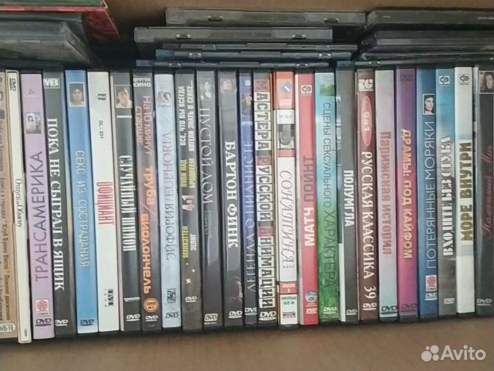 Коллекция дисков с фильмами