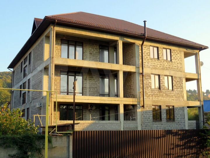 Дом 630 м² на участке 10 сот.