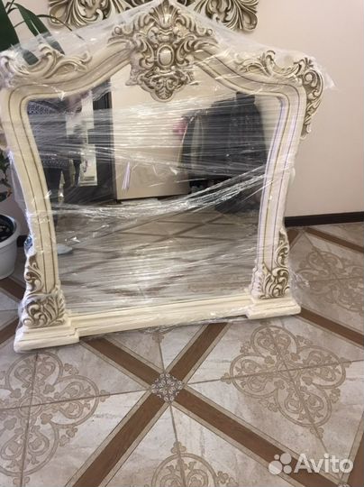 Зеркало настенное новое