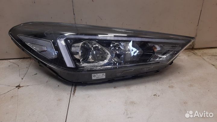 Фара правая Hyundai Tucson