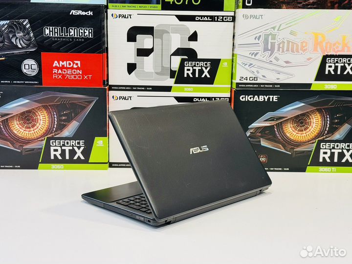 Мощный ноутбук Asus / 4 ядра / 8G / SSD / GF 920M