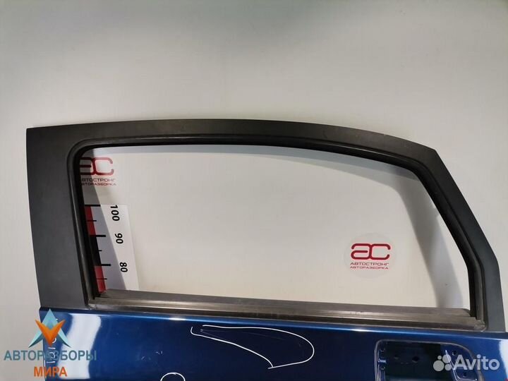 Обшивка двери передняя правая Peugeot 1007 2005