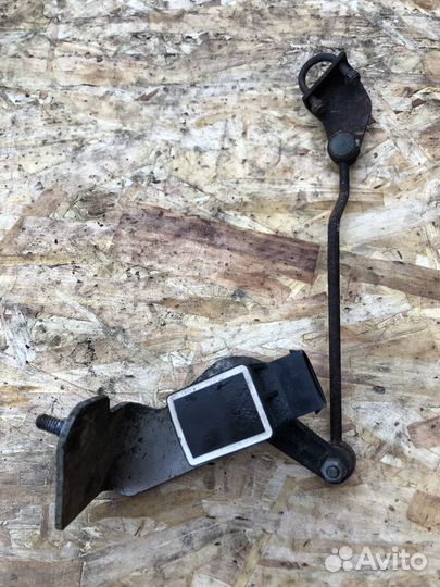 Датчик уровня кузова мерседес 211 mercedes w211