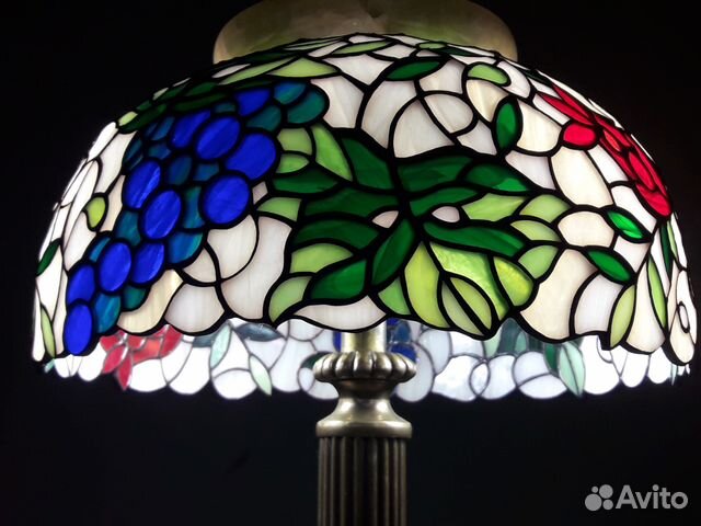 Светильники, плафоны из цветного стекла