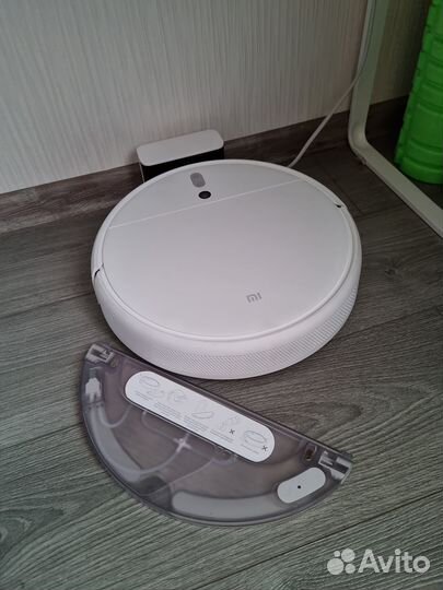 Робот-пылесос Xiaomi Mi Robot Vacuum-Mop Global