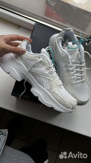 Кроссовки reebok женские новые 39 размер