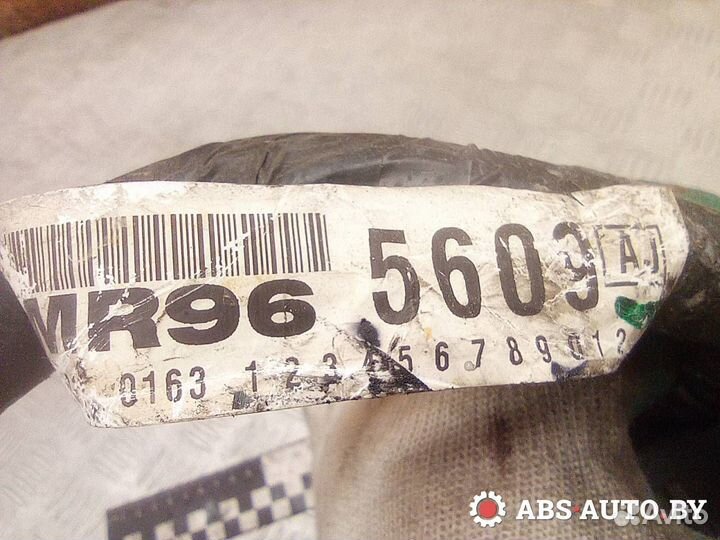 Блок реле и предохранителей Mitsubishi Pajero 3