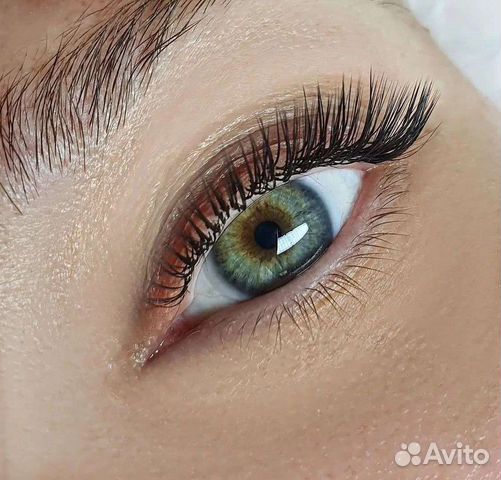 Наращивание ресниц на анатомической кушетке