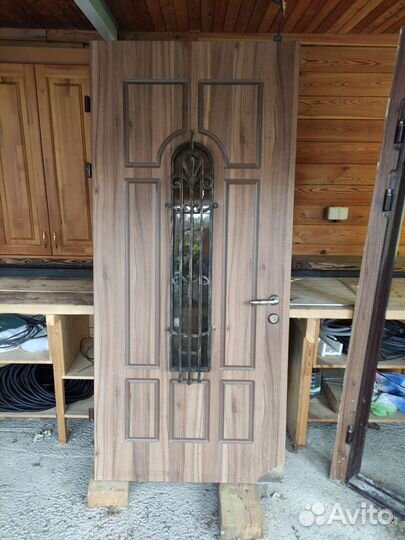 Дверь входная металлическая