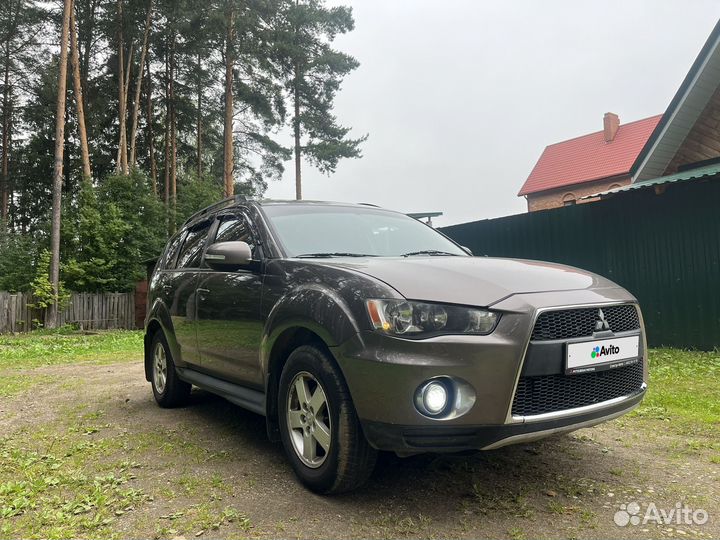 Mitsubishi Outlander 2.4 CVT, 2011, 260 000 км