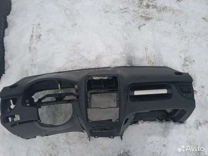 Торпедо Kia Sportage 2