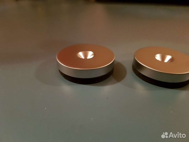 Качественные подставки под шипы на аудиоаппаратуру