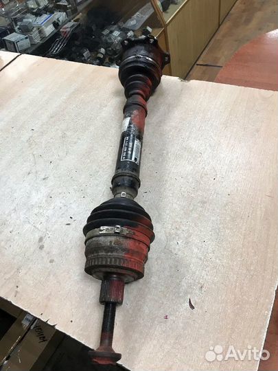 Привод левый передний Audi A4 8D0407271AK