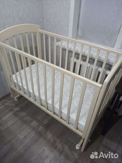 Кровать с маятником bebizaro