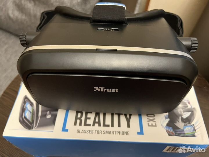 Очки виртуальной реальности для телефона