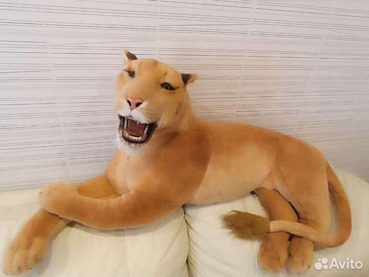 Большая мягкая игрушка львица и акула