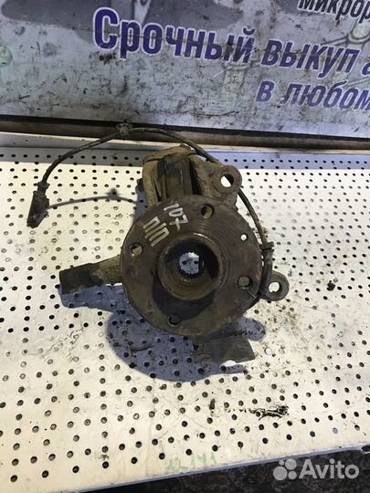 Кулак поворотный передний правый Peugeot 107