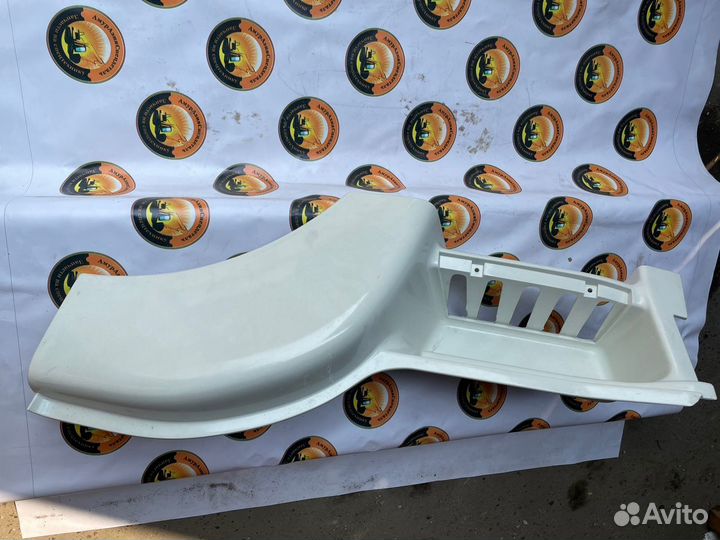 Передняя часть крыла Нongyan