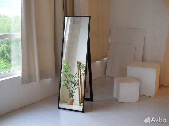 Зеркало напольное черное
