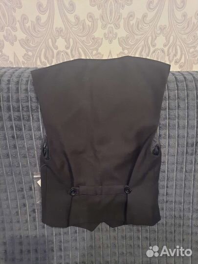 Жилет для мальчика новый р.98-110