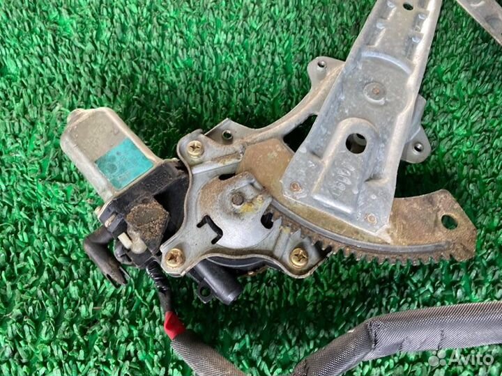 Стеклоподъемник лев. зад. Infiniti Fx35, Fx45