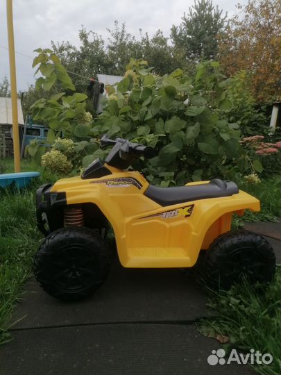 Детский квадроцикл на аккумуляторе