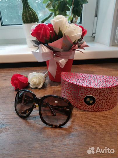 Солнцезащитные очки бренд