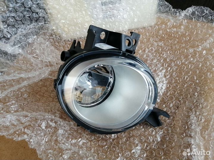 Фара противотуманная левая VW Touareg