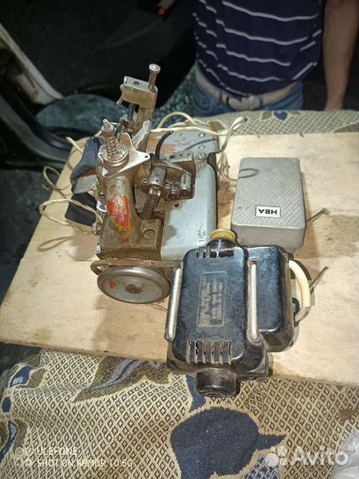 Швейная машинка оверлок