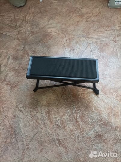 Подставка под ногу гитариста