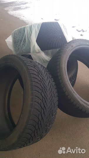 Nokian Tyres Hakkapeliitta R3 275/35 R20 102T