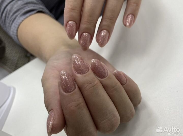 Нужна модели на маникюр