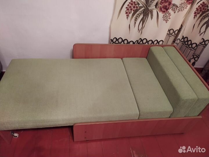 Продам детский диван в хорошем состоянии