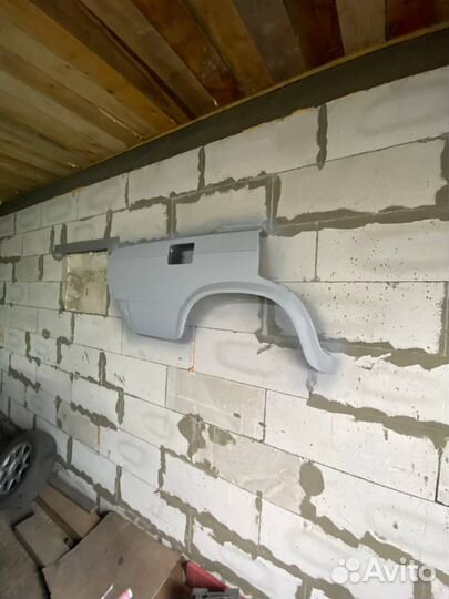 Заднее правое крыло ваз2107-05