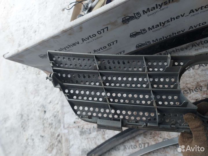 Решетка радиатора Mercedes W203