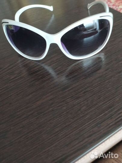 Солнечные очки женские