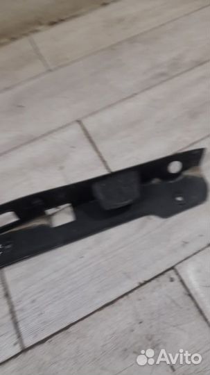 Облицовка крышки багажника Mercedes E Class W212 С