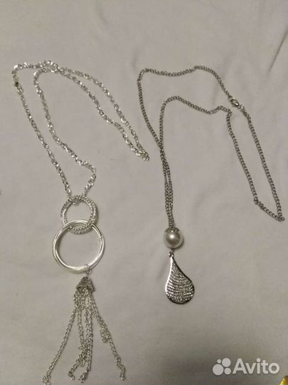 Брелок, брош