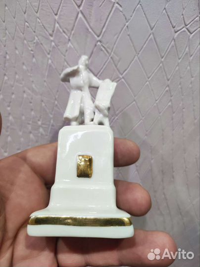 Статуэтка 