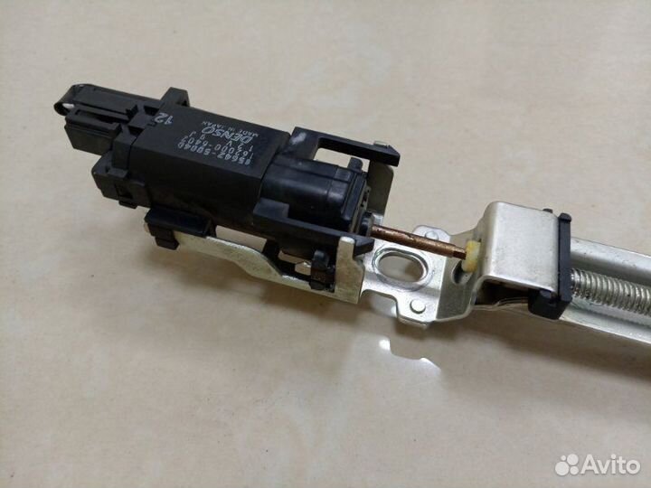 Механизм регулировки ремня безопасности Lexus