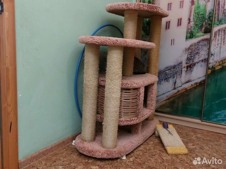 Домик для кошки с когтеточкой бу