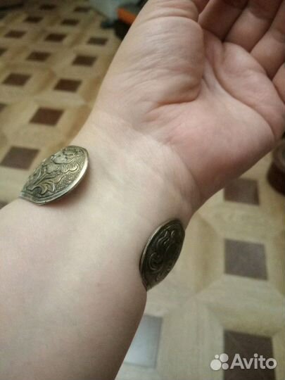 Браслет металл с чеканкой