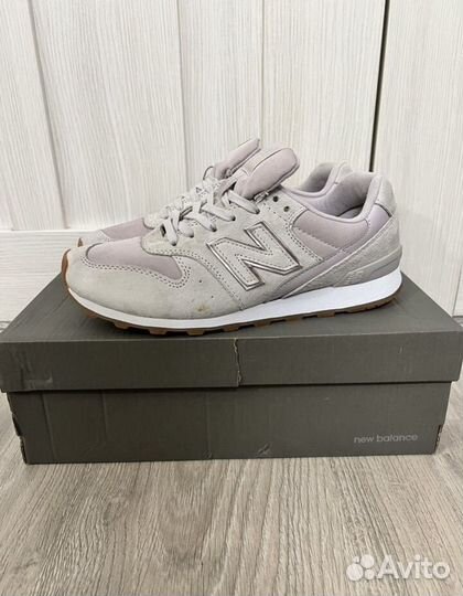 Кроссовки женские new balance