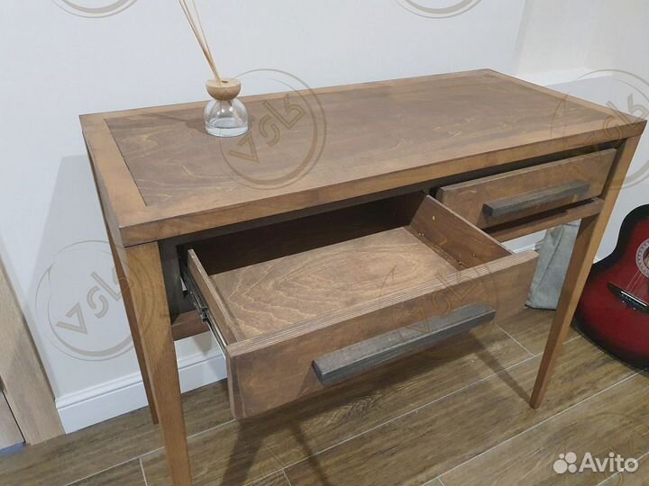 Консоль, туалетный столик